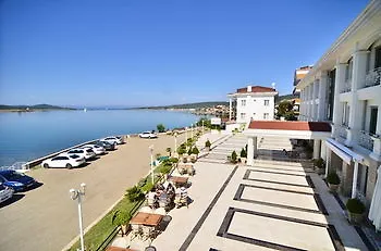 Kivrak Butik Ayvalı